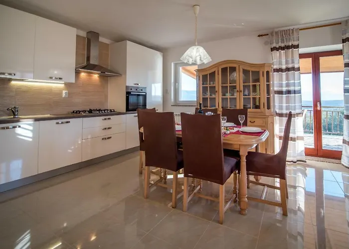 דירה Angelina With Seaview And Swimming Pool Suzan