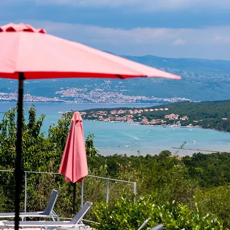 Angelina With Seaview And Swimming Pool Apartman Suzan