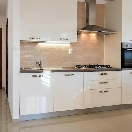 Angelina With Seaview And Swimming Pool Apartman