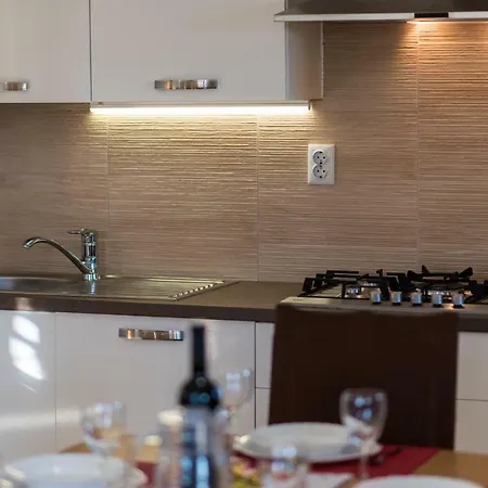 Angelina With Seaview And Swimming Pool